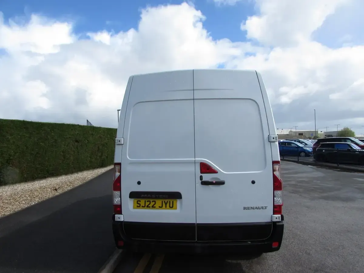 Used Renault Master Business 2022 White MPV