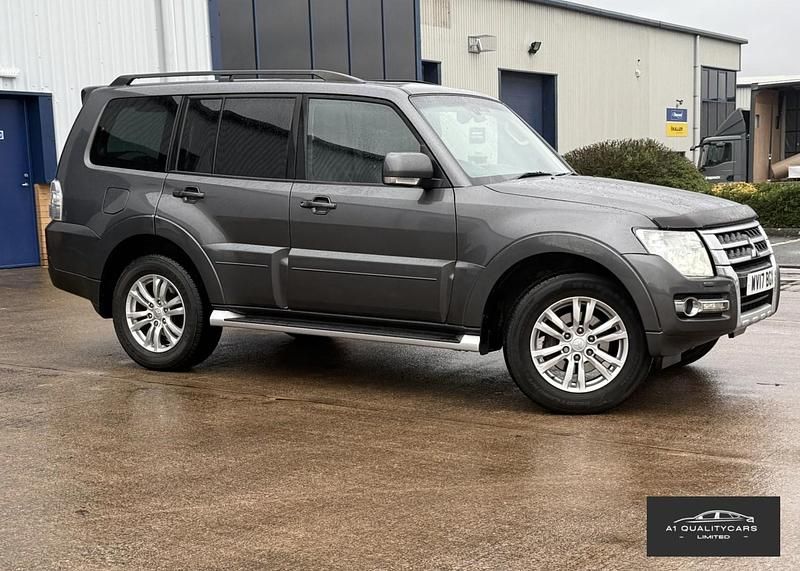 Used Mitsubishi Shogun 187 HP (137 kW) 2017 Grey SUV