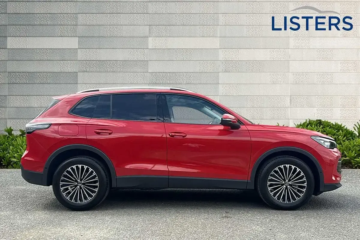 Used VW Tiguan Match 150 HP (110 kW) 2025 Persimmon red SUV