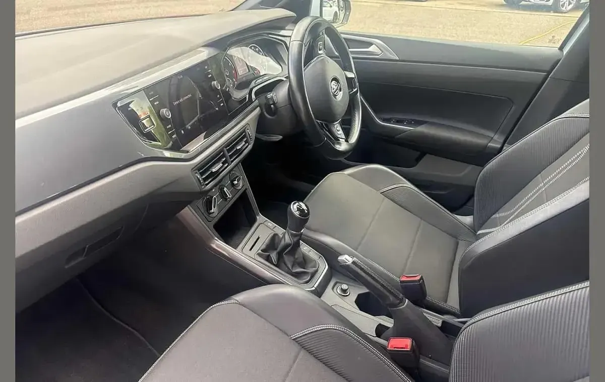 Used VW Polo SE 65 HP (47 kW) 2019 Silver Hatchback