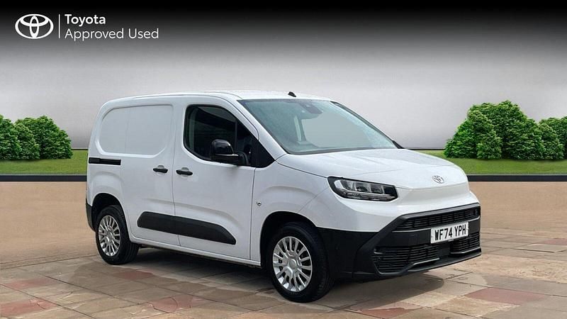 Icy white Used 2024 Toyota Proace City City MPV | £15,990 (Fair price) - Image 1/4