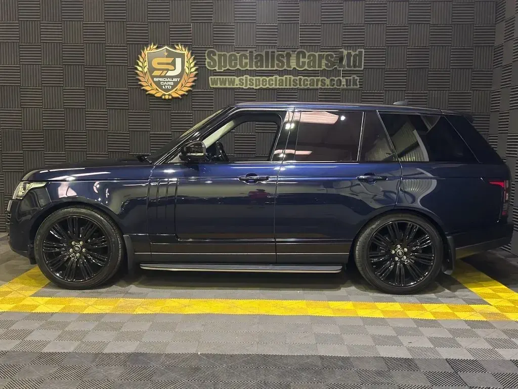 Used Land Rover Range Rover Vogue 258 HP (189 kW) 2017 Blue SUV