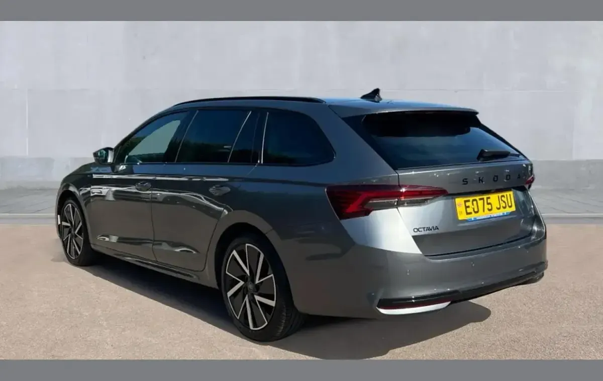 Used Skoda Octavia SportLine 147 HP (108 kW) 2025 Grey Estate