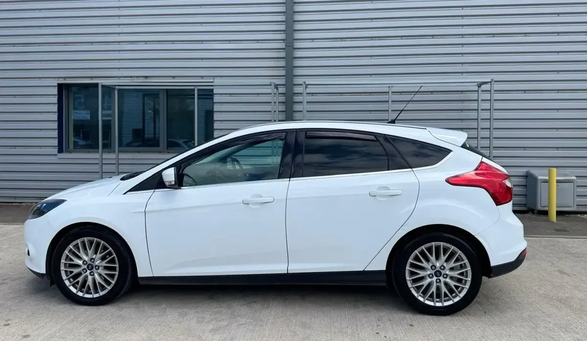Używany Ford Focus Zetec 2014 Biały Hatchback