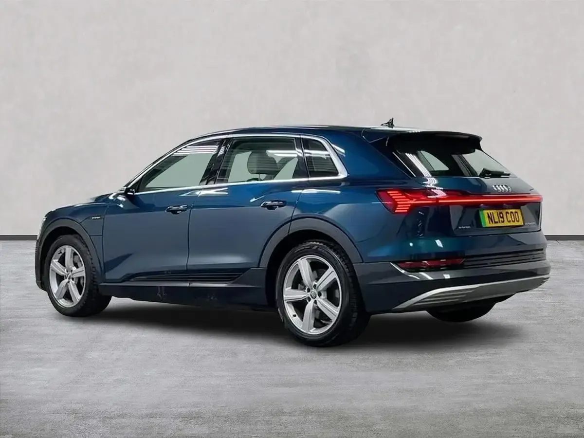 Used Audi e-tron Comfort 300 kW (408 HP) 2019 Blue SUV