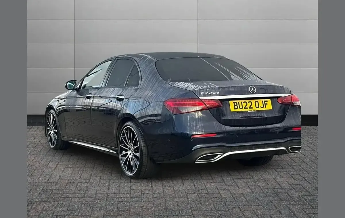 Used Mercedes E200 AMG line 196 HP (144 kW) 2022 Blue Sedan