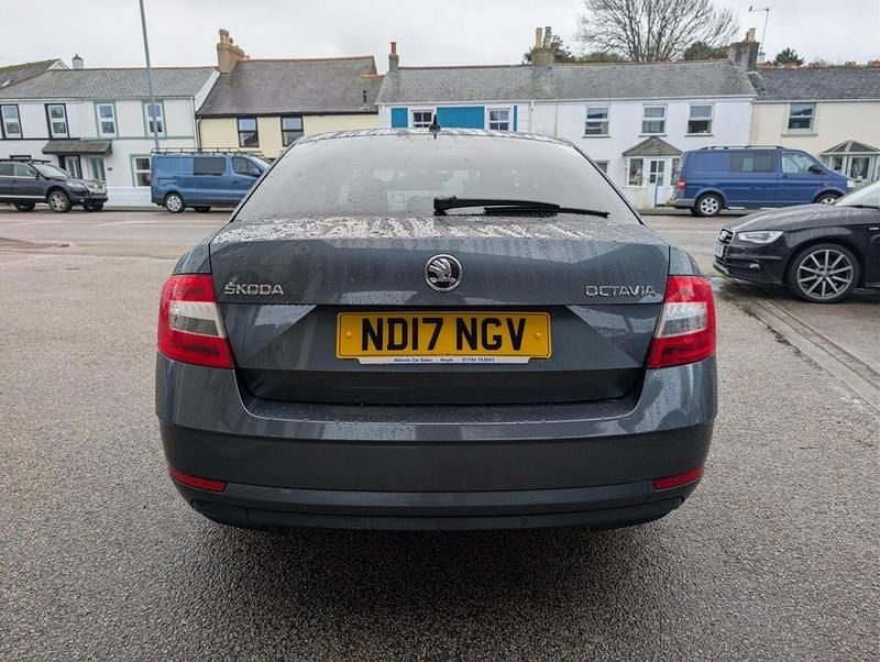 Begagnad Skoda Octavia SE L 2017 Grå Halvkombi