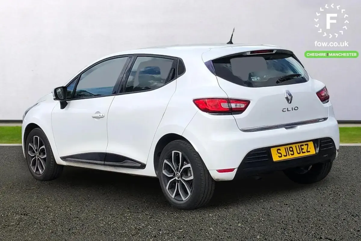 Used Renault Clio Play 2019 White Hatchback