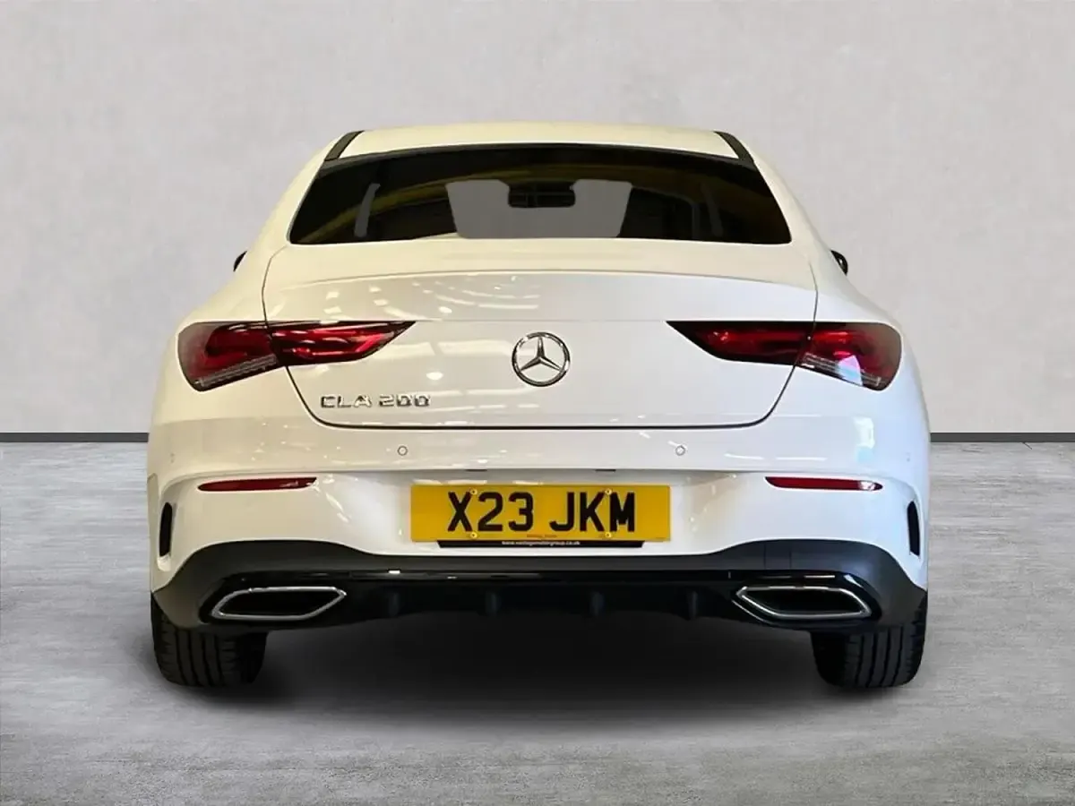 Używany Mercedes CLA200 Executive 2023 Biały Coupe