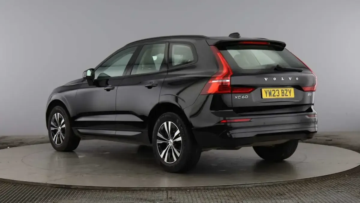 Used Volvo XC60 Core 247 HP (181 kW) 2024 SUV