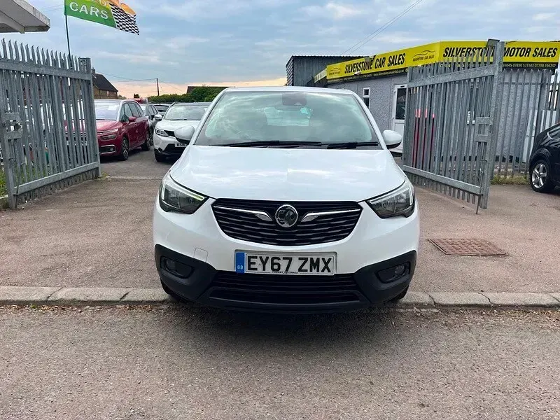Used Vauxhall Crossland X S 110 HP (80 kW) 2017 White SUV
