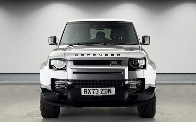 Usado Land Rover Defender HSE Dynamic 249 HP (183 kW) 2025 SUV