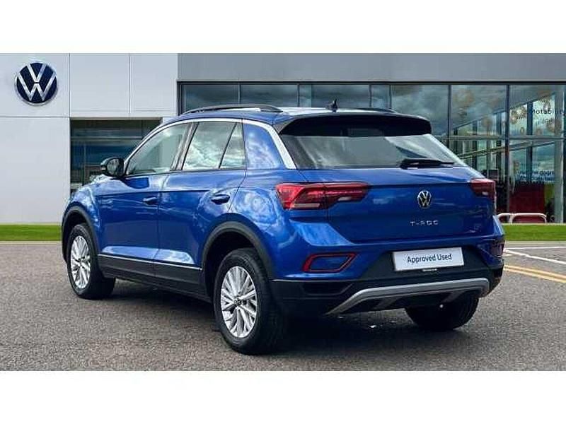 Used VW T-Roc Life 150 HP (110 kW) 2022 Ravenna blue metallic SUV