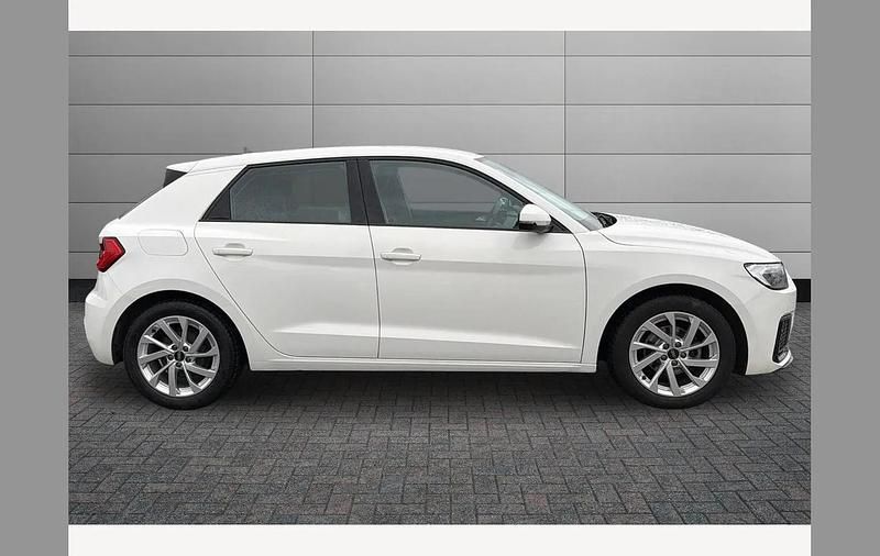 Used Audi A1 Sport 95 HP (69 kW) 2021 White SUV