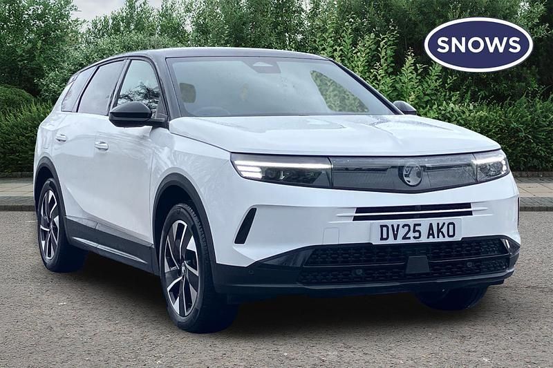 Used Vauxhall Grandland X Ultimate 136 HP (100 kW) 2025 Arctic white SUV