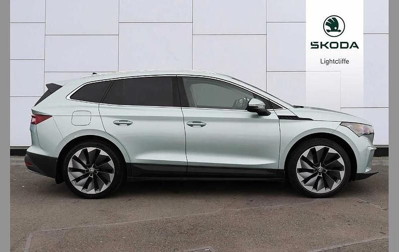 Used Skoda Enyaq iV Suite 150 kW (204 HP) 2021 Arctic silver metallic SUV