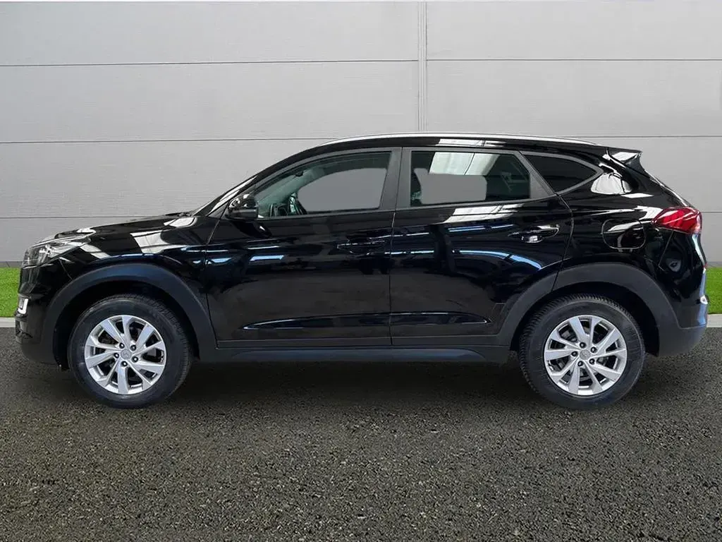 Used Hyundai Tucson SE 132 HP (97 kW) 2019 Black SUV