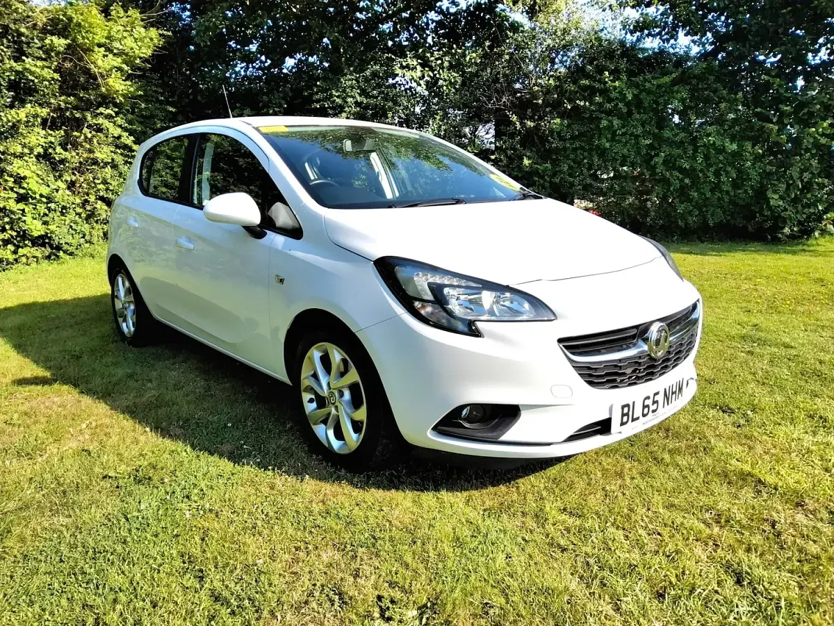 Used Vauxhall Corsa Excite 2016 White Hatchback
