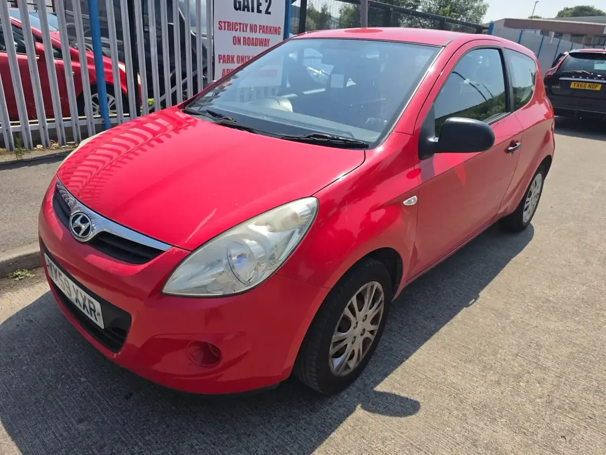 Used Hyundai i20 Classic 78 HP (57 kW) 2009 Red Hatchback