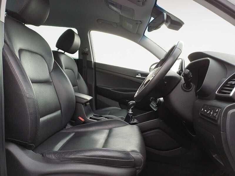 Used Hyundai Tucson Premium 2019 White SUV