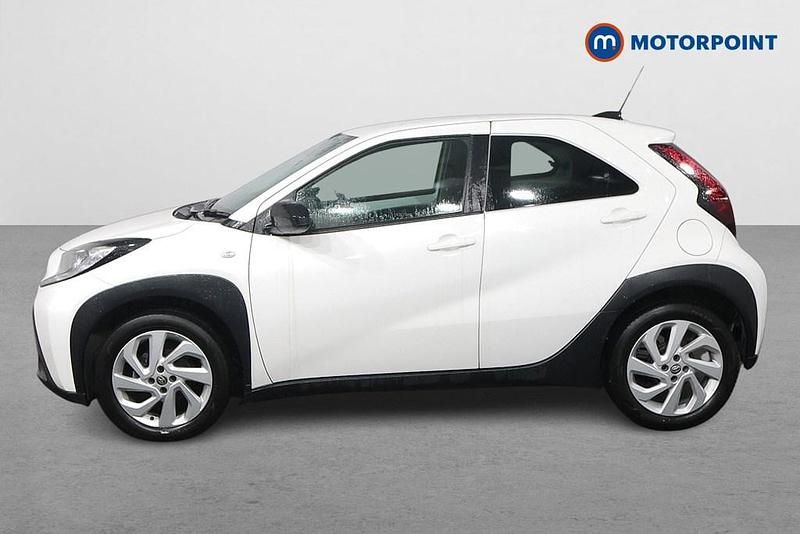 Used Toyota Aygo X PURE 2022 White SUV