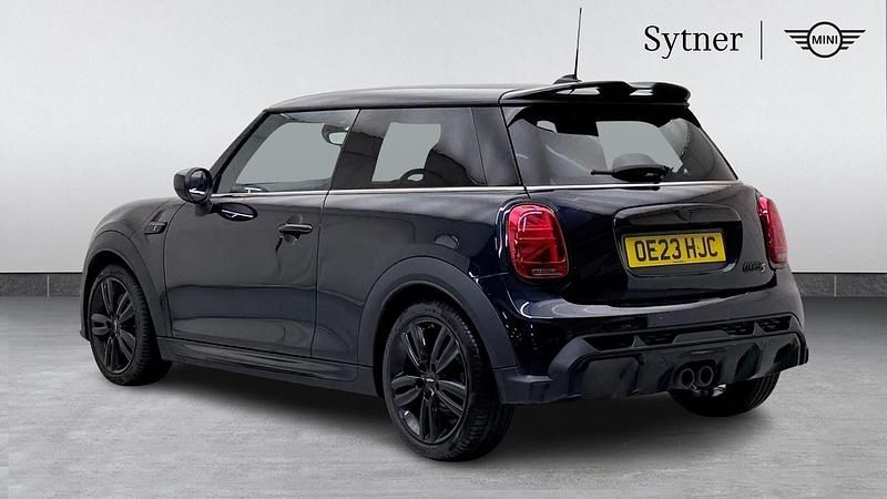 Używany Mini Cooper S Hatch 176 KM (129 kW) 2023 Czarny Hatchback