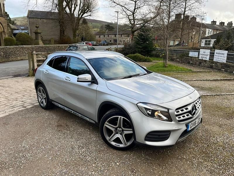 Used Mercedes GLA200 AMG line 136 HP (100 kW) 2018 Silver SUV