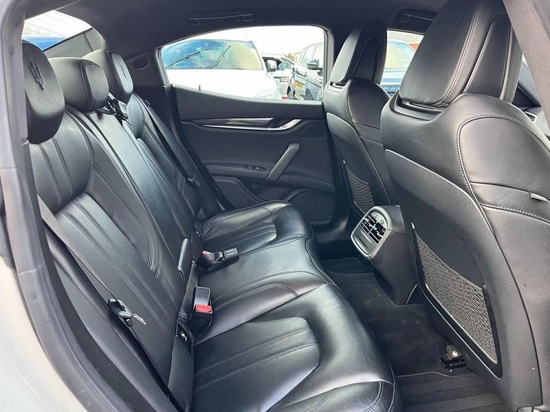 Used Maserati Ghibli 275 HP (202 kW) 2016 White Sedan