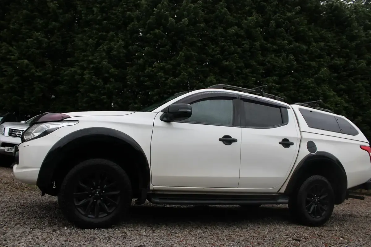 Used Mitsubishi L200 Top 181 HP (133 kW) 2019 White Pickup