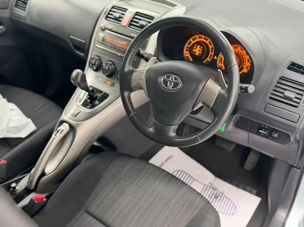 Used Toyota Auris 124 HP (91 kW) 2008 Blue Hatchback