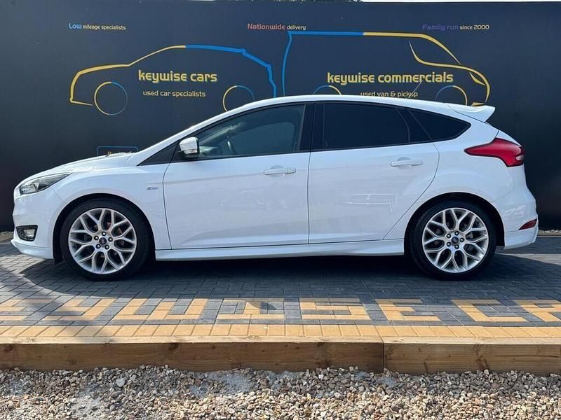 Used Ford Focus ST-Line 140 HP (102 kW) 2018 White Hatchback