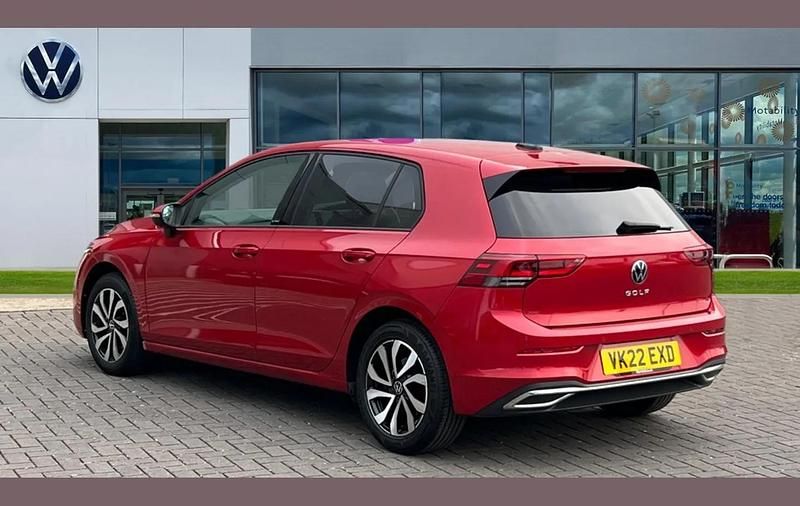 Used VW Golf VIII Active 147 HP (108 kW) 2022 Red Hatchback