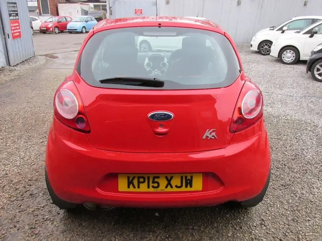 Usado Ford Ka 69 HP (50 kW) 2015 Vermelho Citadino