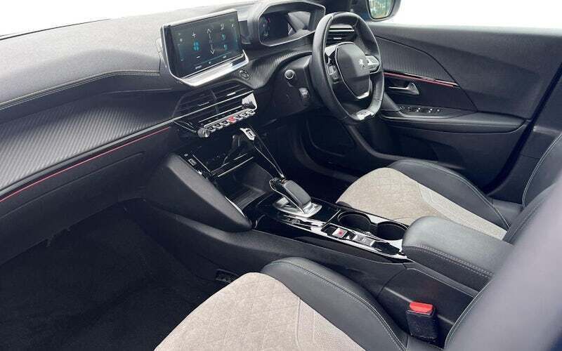 Used Peugeot e-2008 Premium 100 kW (136 HP) 2022 SUV