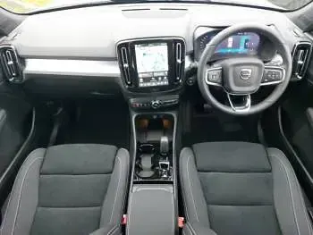 New Volvo XC40 Plus 163 HP (119 kW) 2025 White SUV