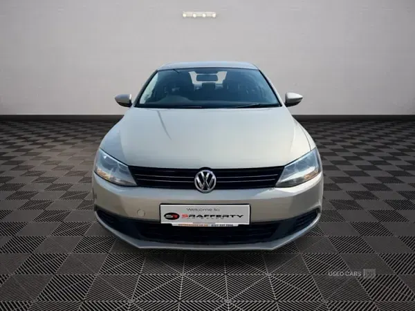 Used VW Jetta SE 105 HP (77 kW) 2013 Silver Sedan
