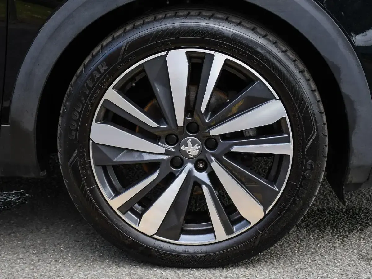 Gebraucht Peugeot 3008 Premium 129 PS (94 kW) 2019 Schwarz SUV