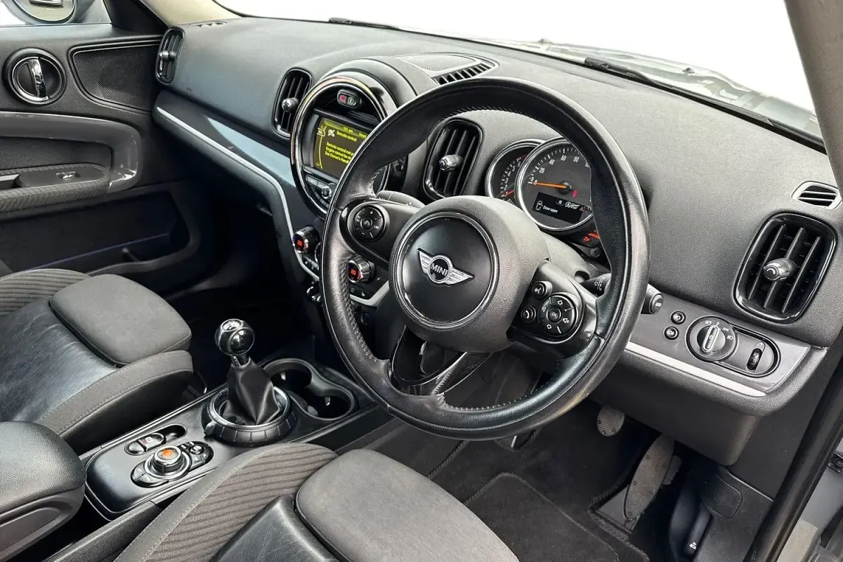 Usado Mini Cooper S 192 CV (141 kW) 2017 Gris Utilitario