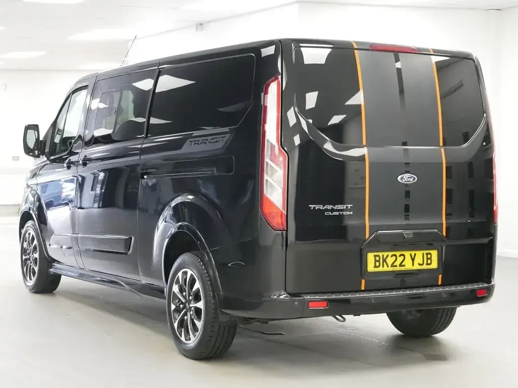 Used Ford Transit Custom Sport 185 HP (136 kW) 2022 Black Estate