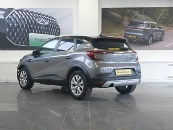 Begagnad Renault Captur Iconic 95 HK (69 kW) 2020 Grå SUV