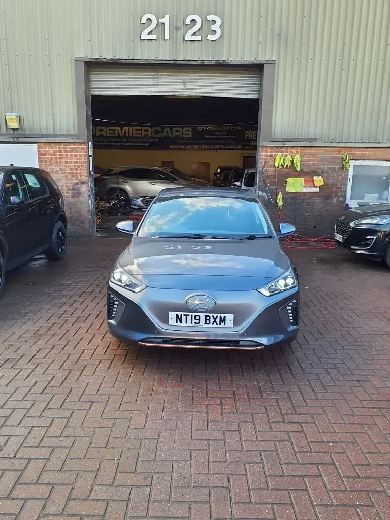 Usado Hyundai Ioniq Premium SE 88 kW (120 CV) 2019 Gris Utilitario
