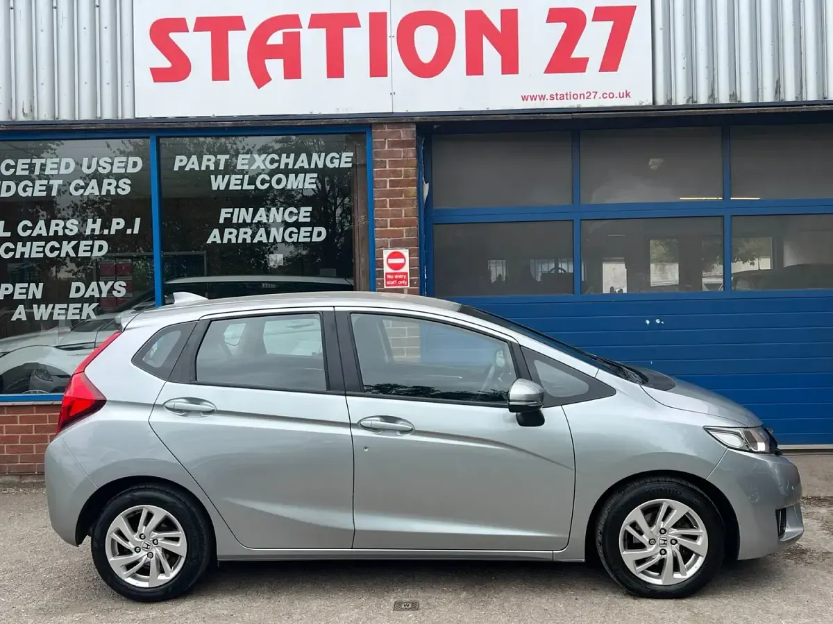 Used Honda Jazz SE 102 HP (75 kW) 2016 Silver Hatchback