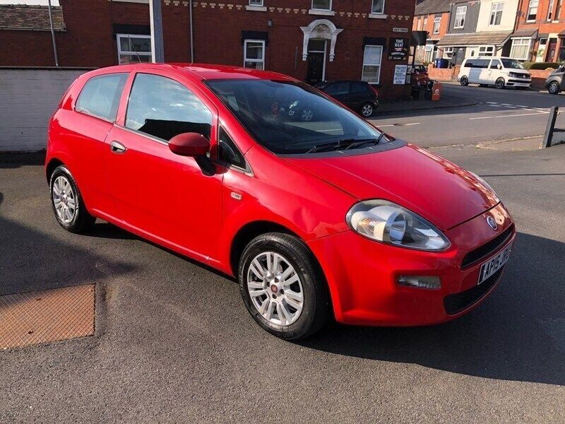 Red Used 2015 Fiat Punto Pop Hatchback | £1,495 (Good price) - Image 1/4
