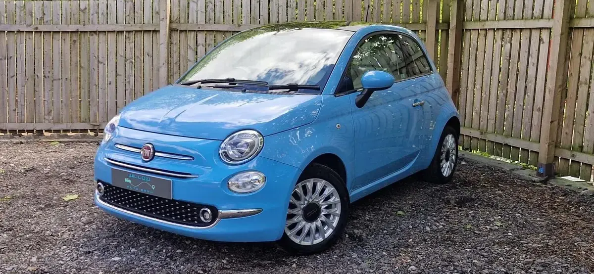 Gebraucht Fiat 500 Lounge 69 PS (50 kW) 2017 Blau Kleinwagen