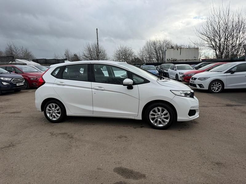 Used Honda Jazz SE 2019 White Hatchback