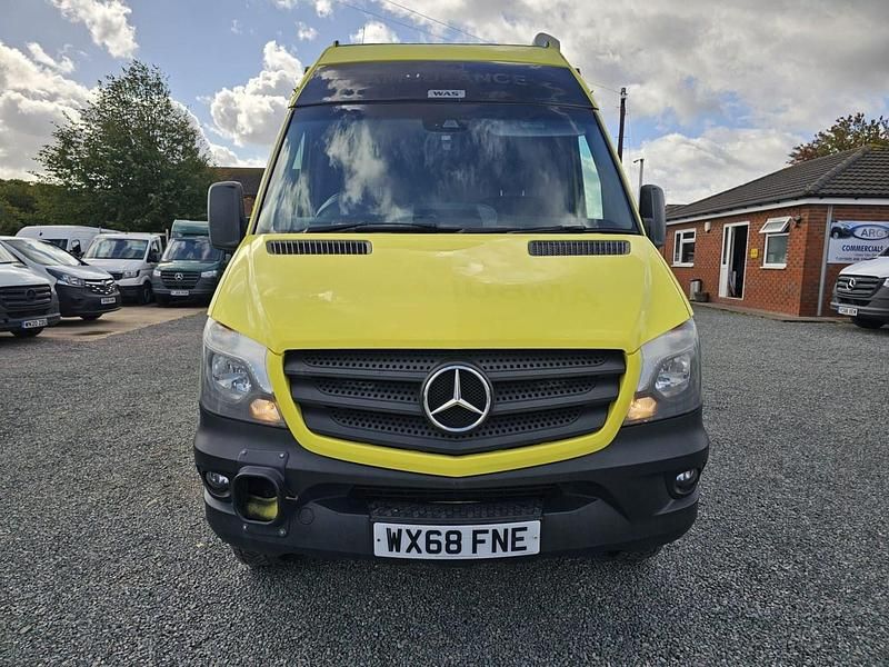 Used Mercedes Sprinter 190 HP (139 kW) 2018 Yellow Van