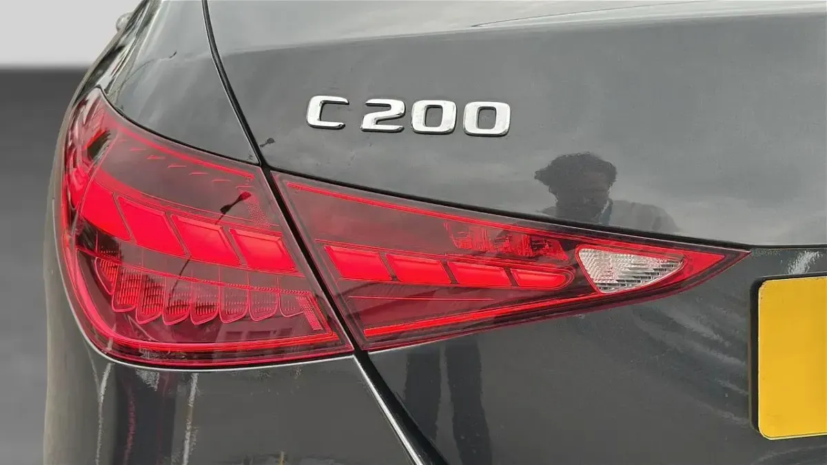 Used Mercedes C200 221 HP (162 kW) 2022 Green Sedan