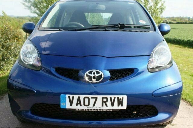 Begagnad Toyota Aygo 2007 Halvkombi