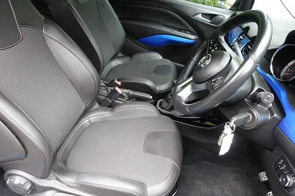 Used Vauxhall Adam 70 HP (51 kW) 2016 Blue Hatchback
