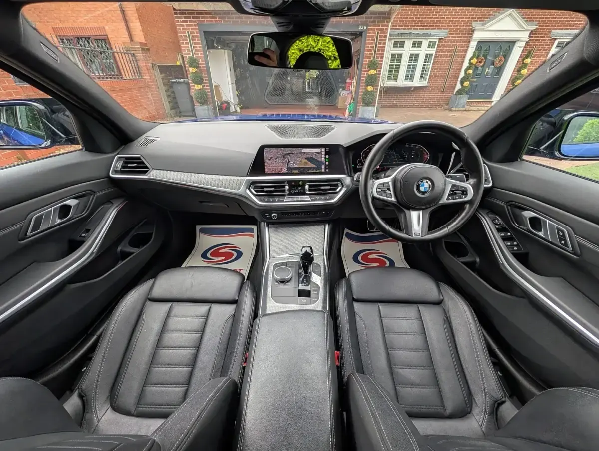 Used BMW 318 M Sport 150 HP (110 kW) 2022 Portimao blue Sedan